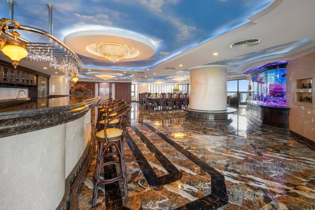 V-Hotel