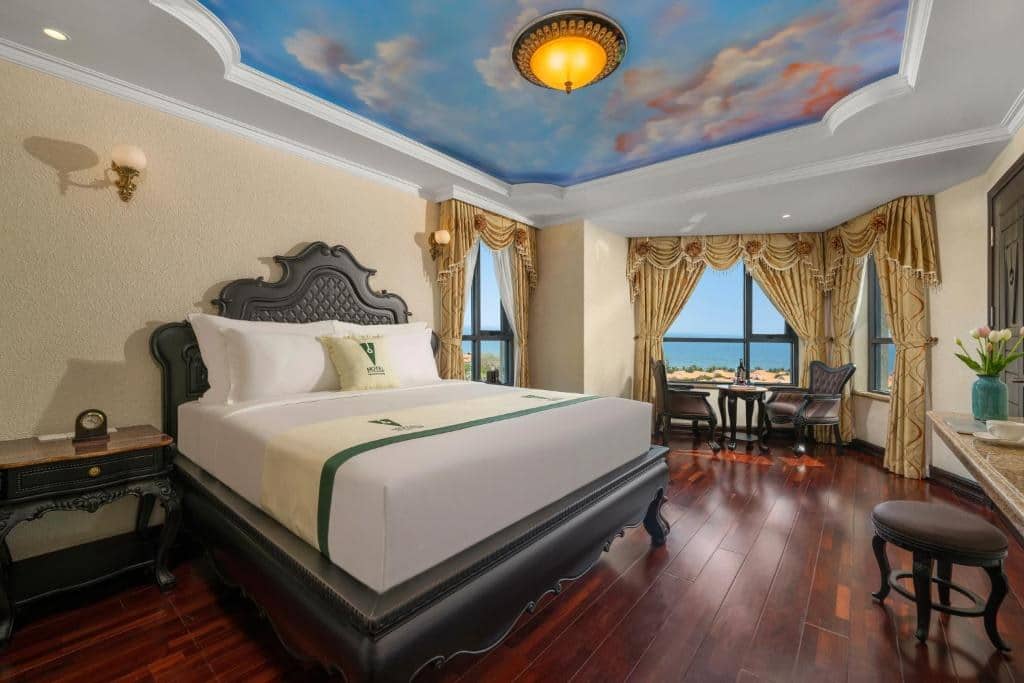 V-Hotel