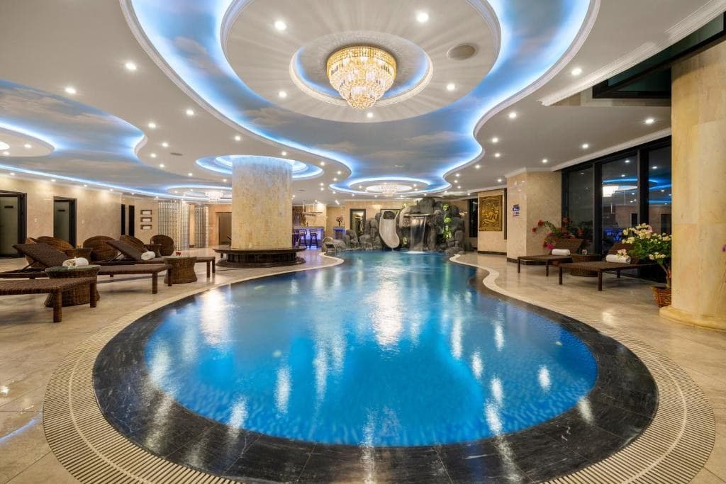 V-Hotel