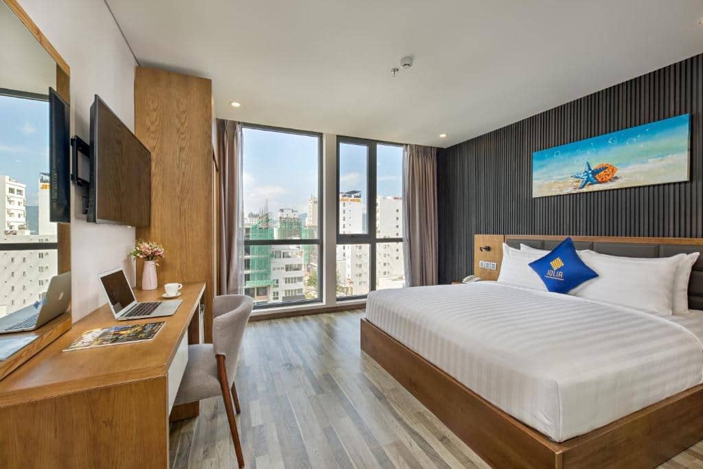 Jolia Hotel Danang Beach