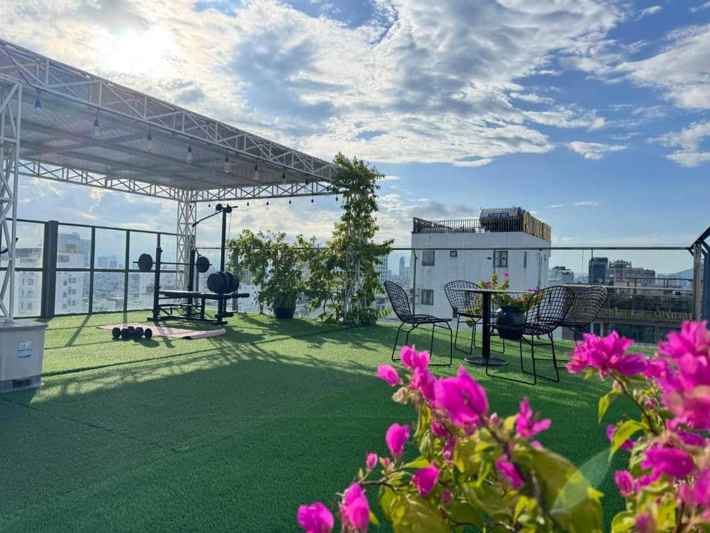 Jolia Hotel Danang Beach