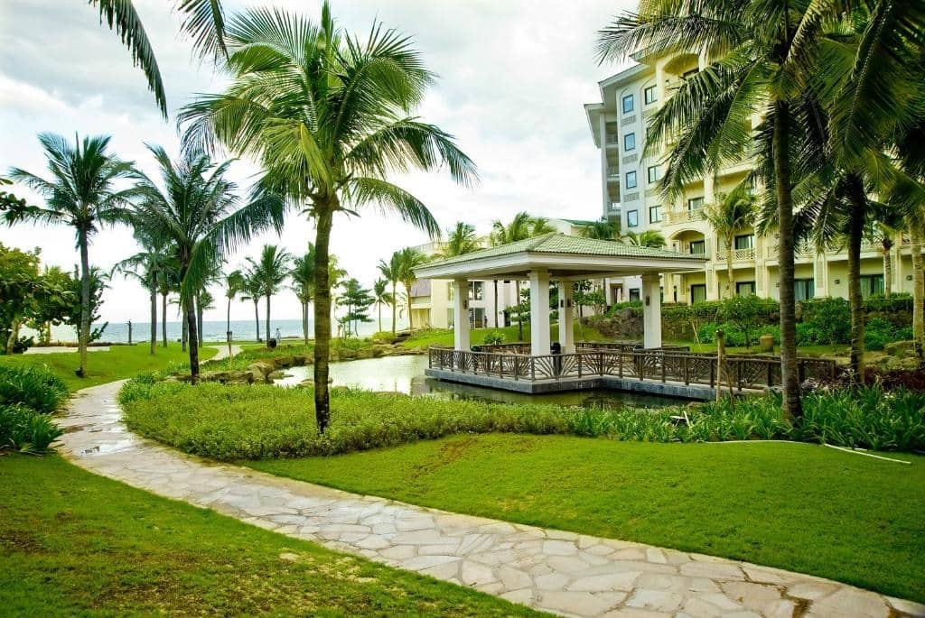 Olalani Resort & Condotel