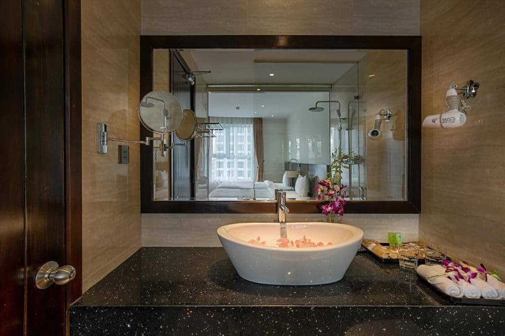 Sofia Suite Hotel Da Nang